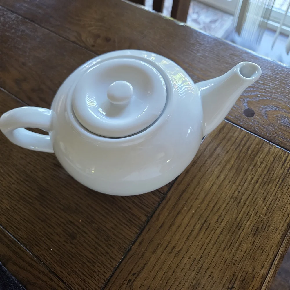 Cordon Blue White Porcelain Teapot